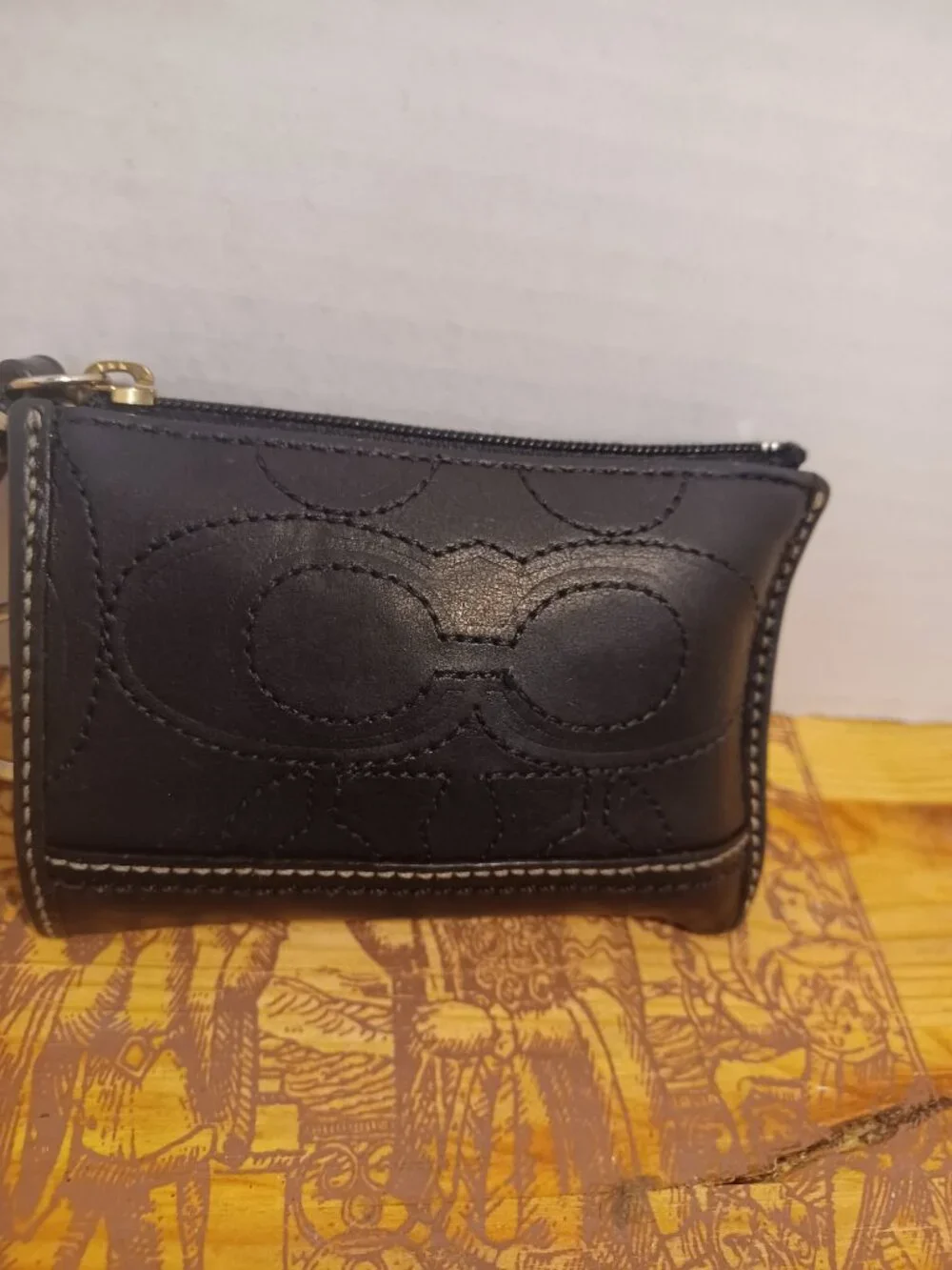 COACH CARD CASE BLACK LEATHER SIGNATURE STITCHING SLIM WALLET ZIPPER KEY RING